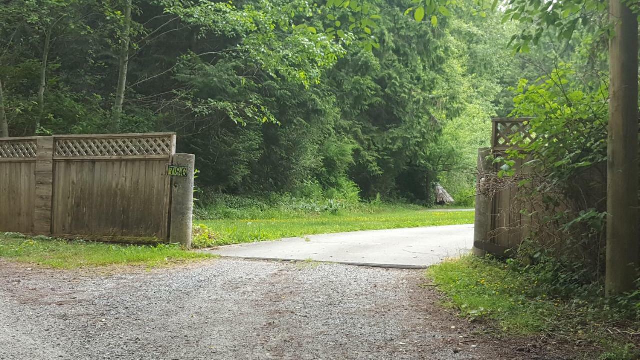 A Tiny Escape Βίλα Roberts Creek Εξωτερικό φωτογραφία